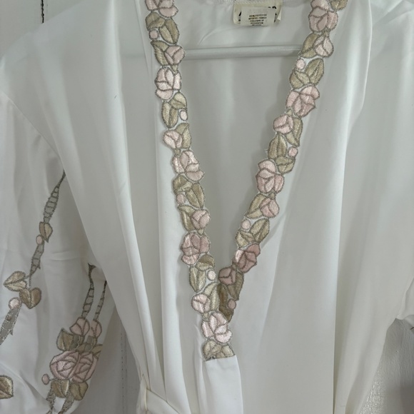 Vintage Miss Dior New with Tags Embroidered White Wrap Robe Small - Picture 9 of 15